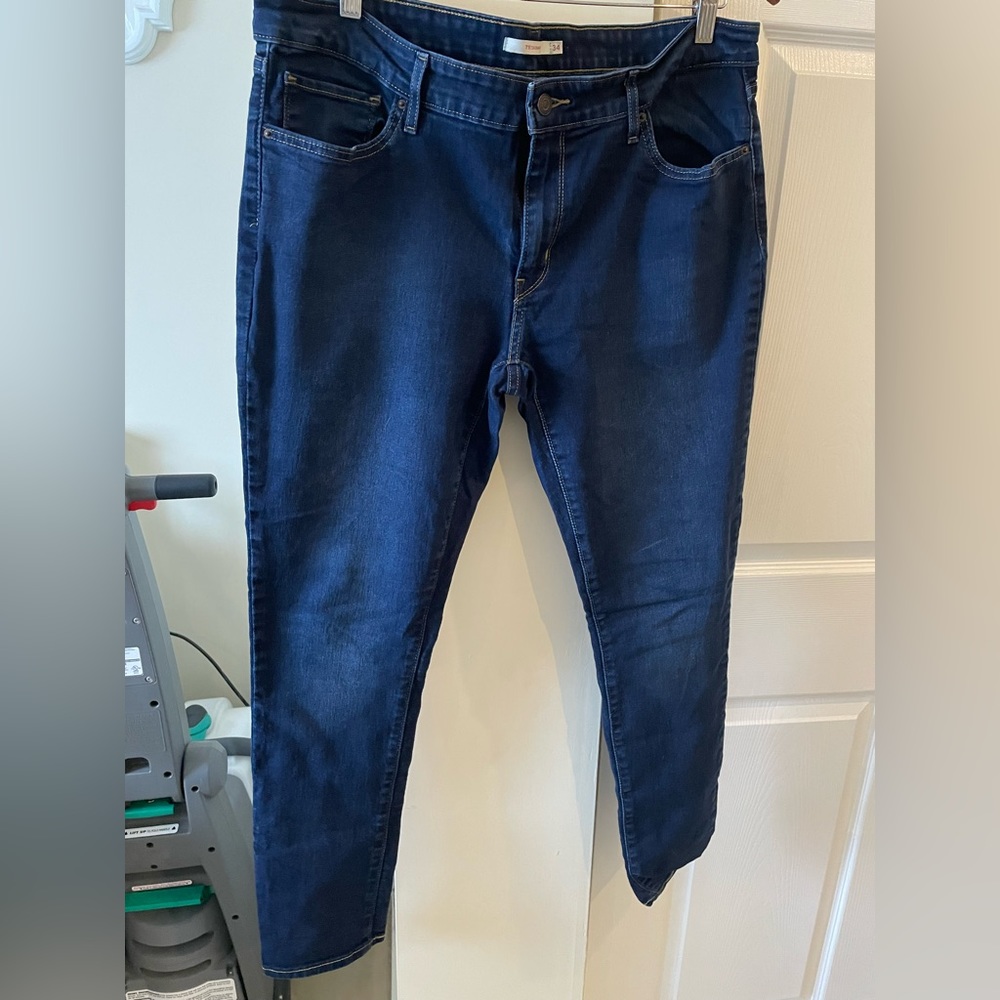 Levi’s, 711 skinny